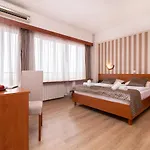 Neboder Hotel 3*