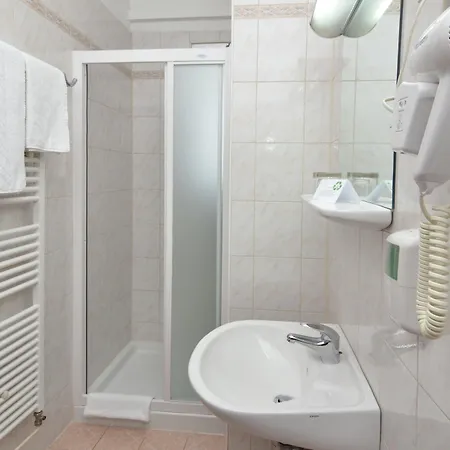 Neboder Ξενοδοχείο