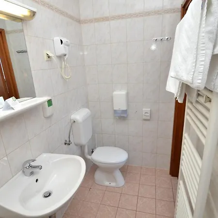 Neboder Hotel 3*