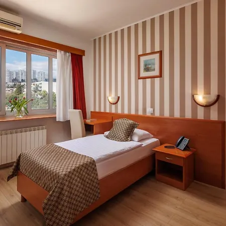 Neboder 3* Ριέκα