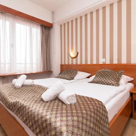 Neboder Hotel 3*