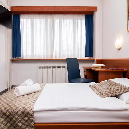 Hotel Neboder 3*
