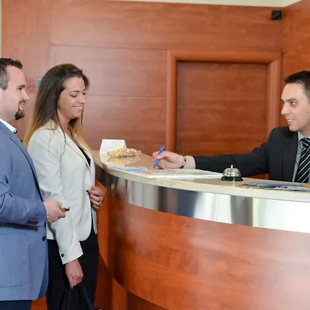 Neboder Ξενοδοχείο 3*