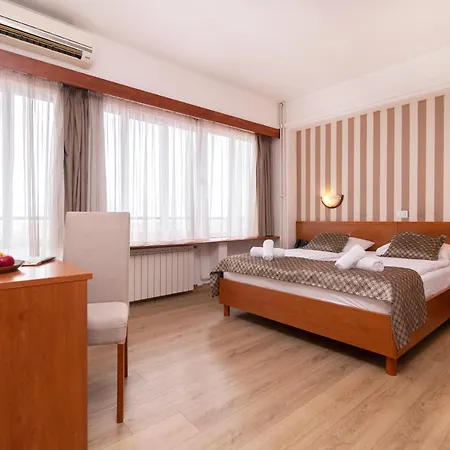 Neboder Otel 3*