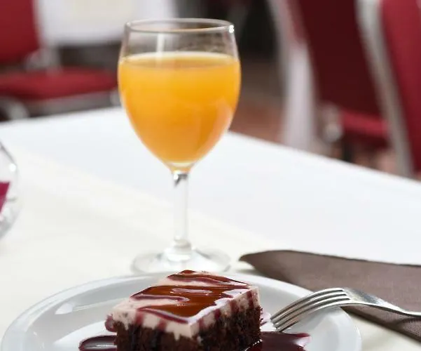 Отель Neboder 3*